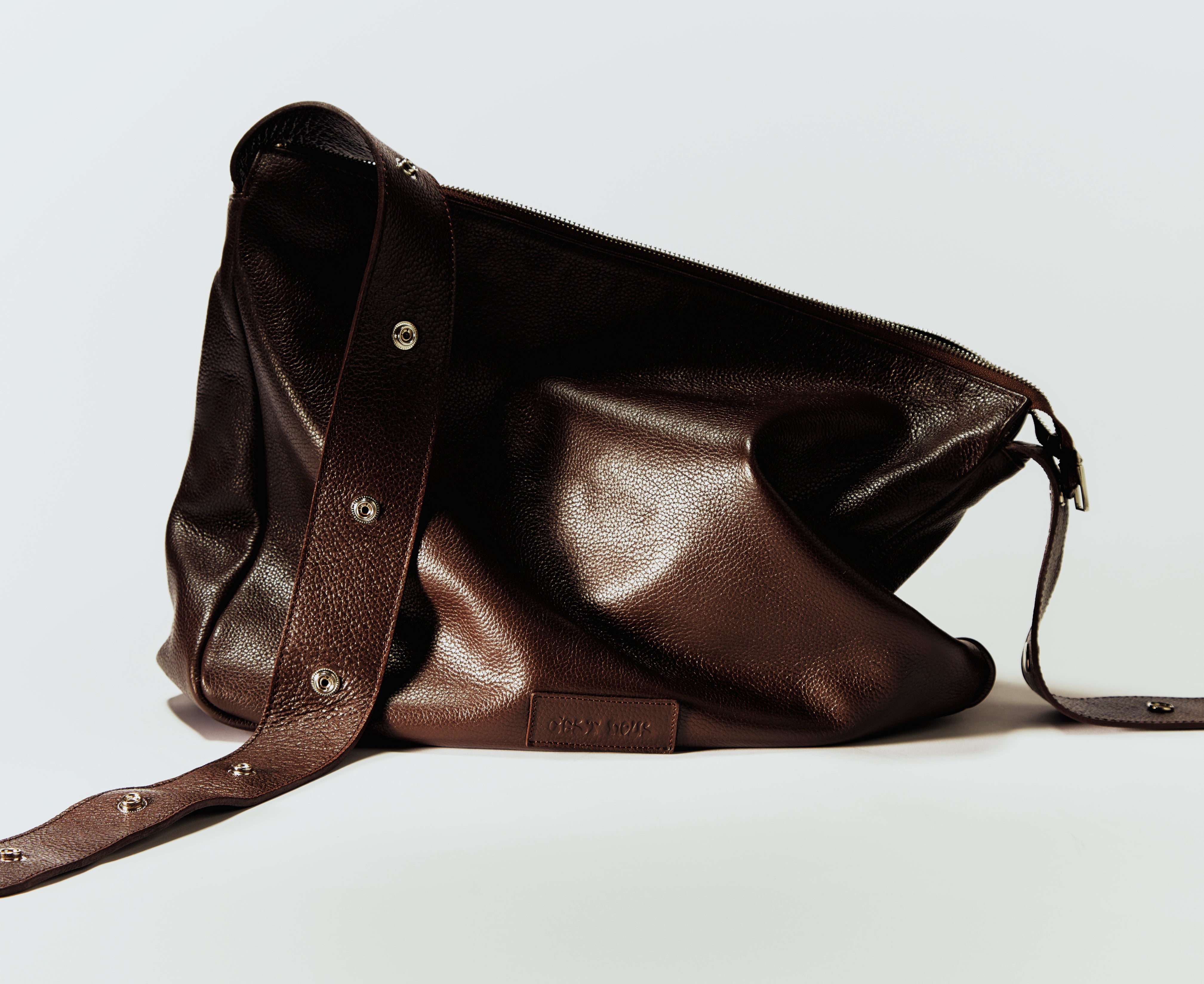 Tikon Bag in Grained Leather - Chocolate
