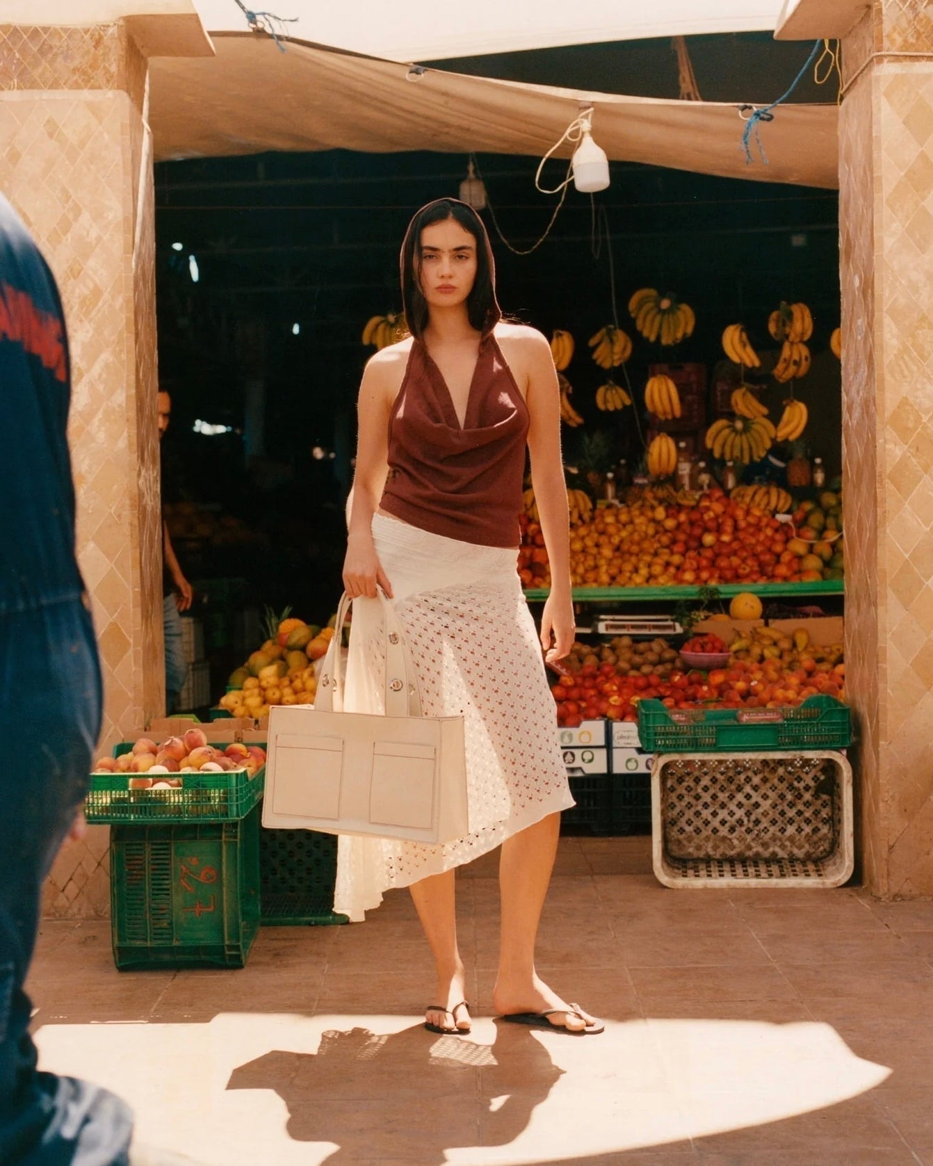 Behind Je Suis Comme Ça