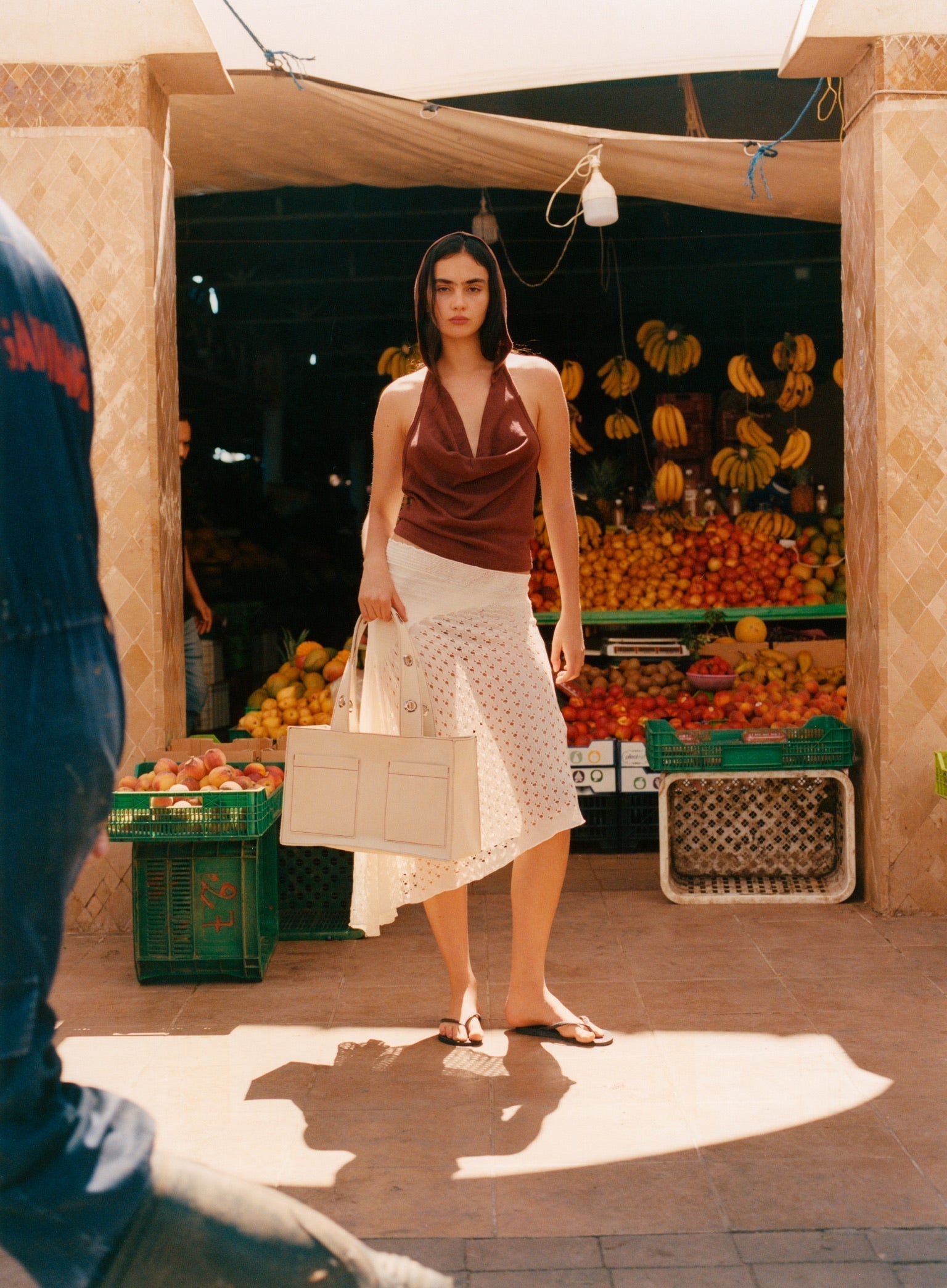 Behind Je Suis Comme Ça